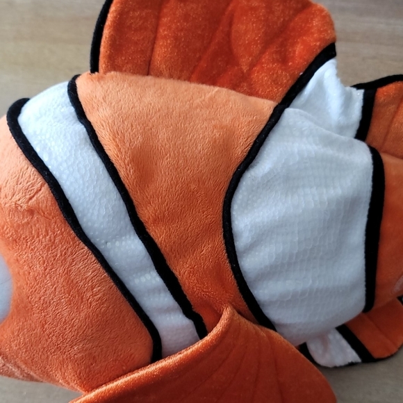 Authentic Disney Store Original Nemo Plush - Picture 14 of 15